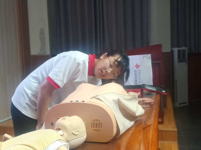 八集中学.jpg