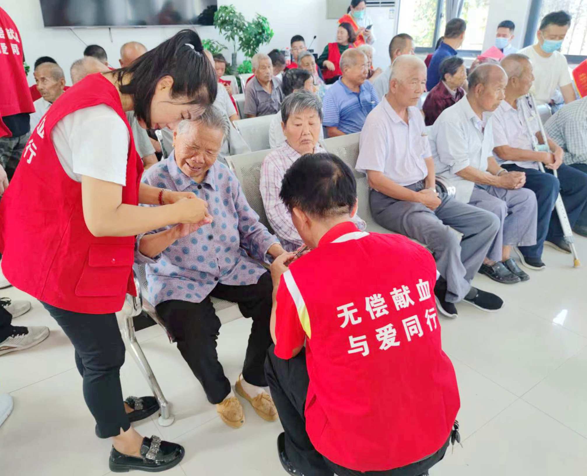 服务现场_副本.jpg