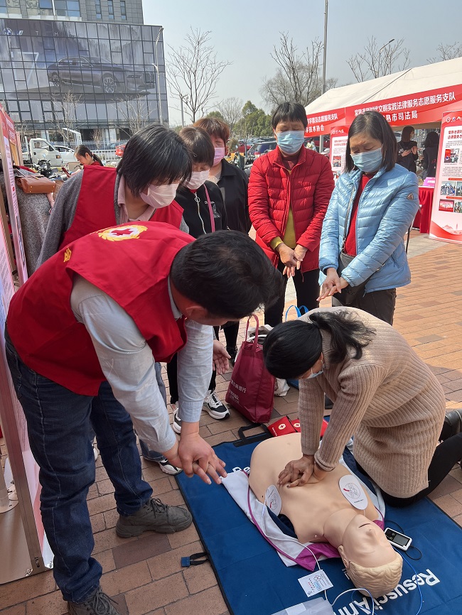应急救护演示--1.jpg