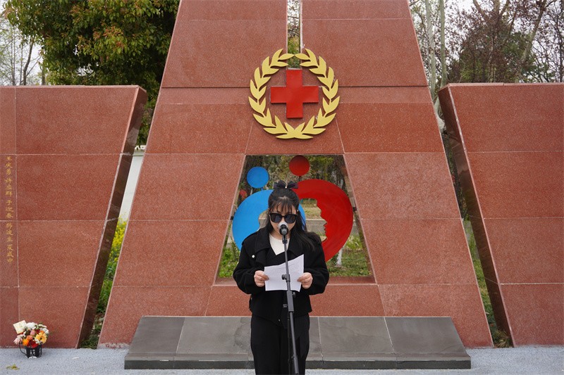 8.家属发言.jpg