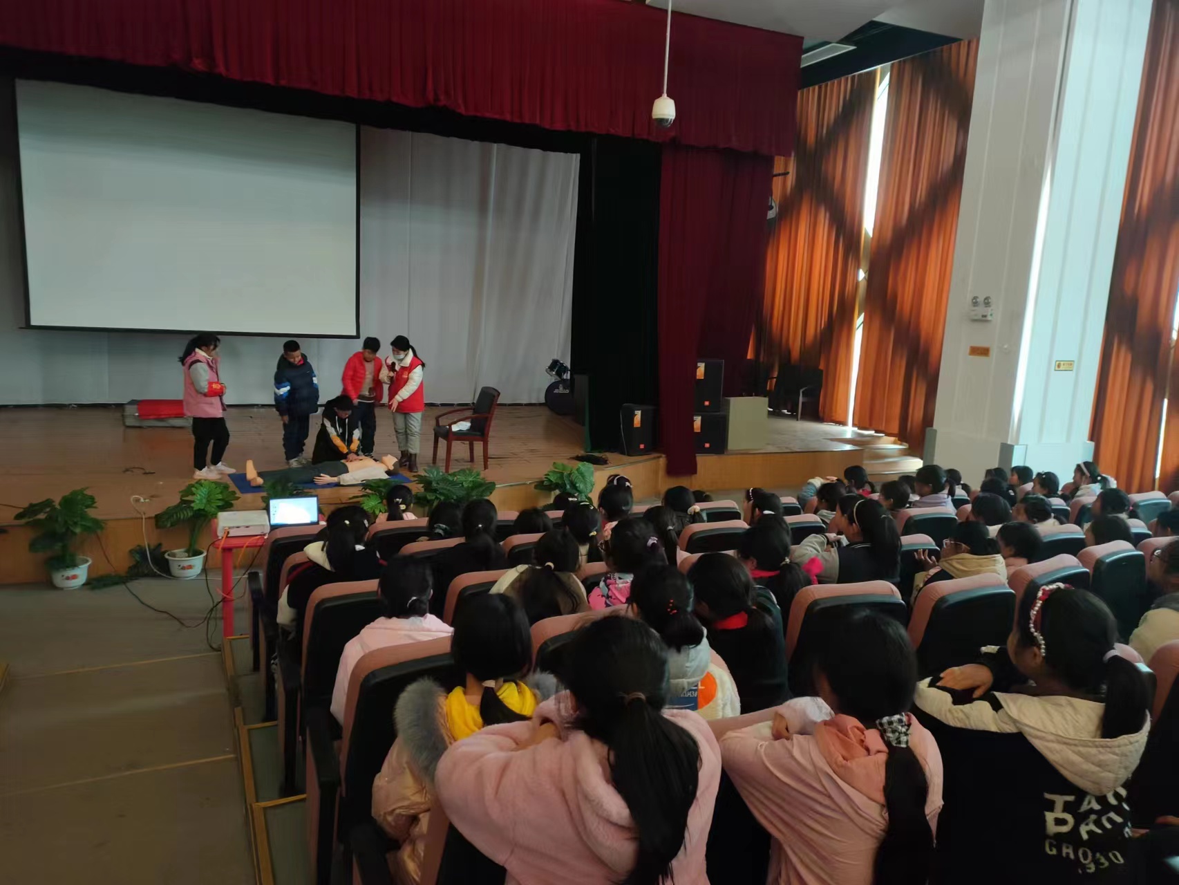 324.1未成年人教育基地.jpg