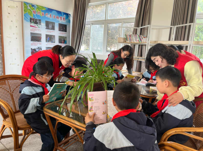 盱眙县红十字学校——希望小学开展“书”送温暖活动.png