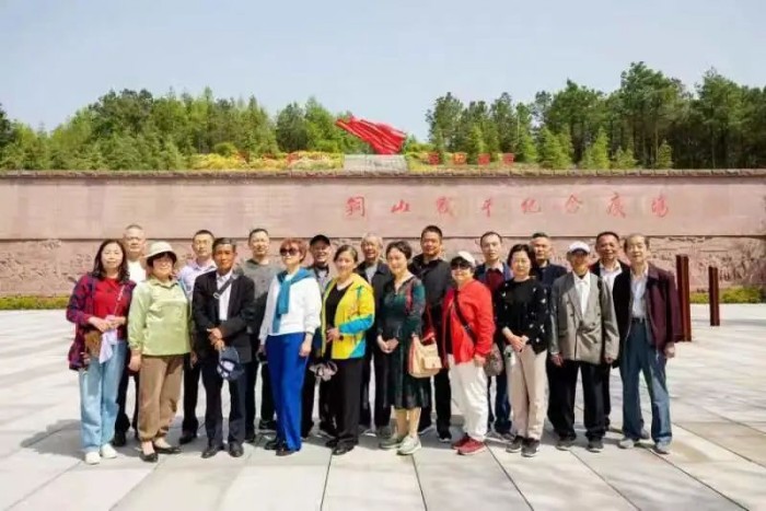 重温历史，走红色之旅_副本.jpg