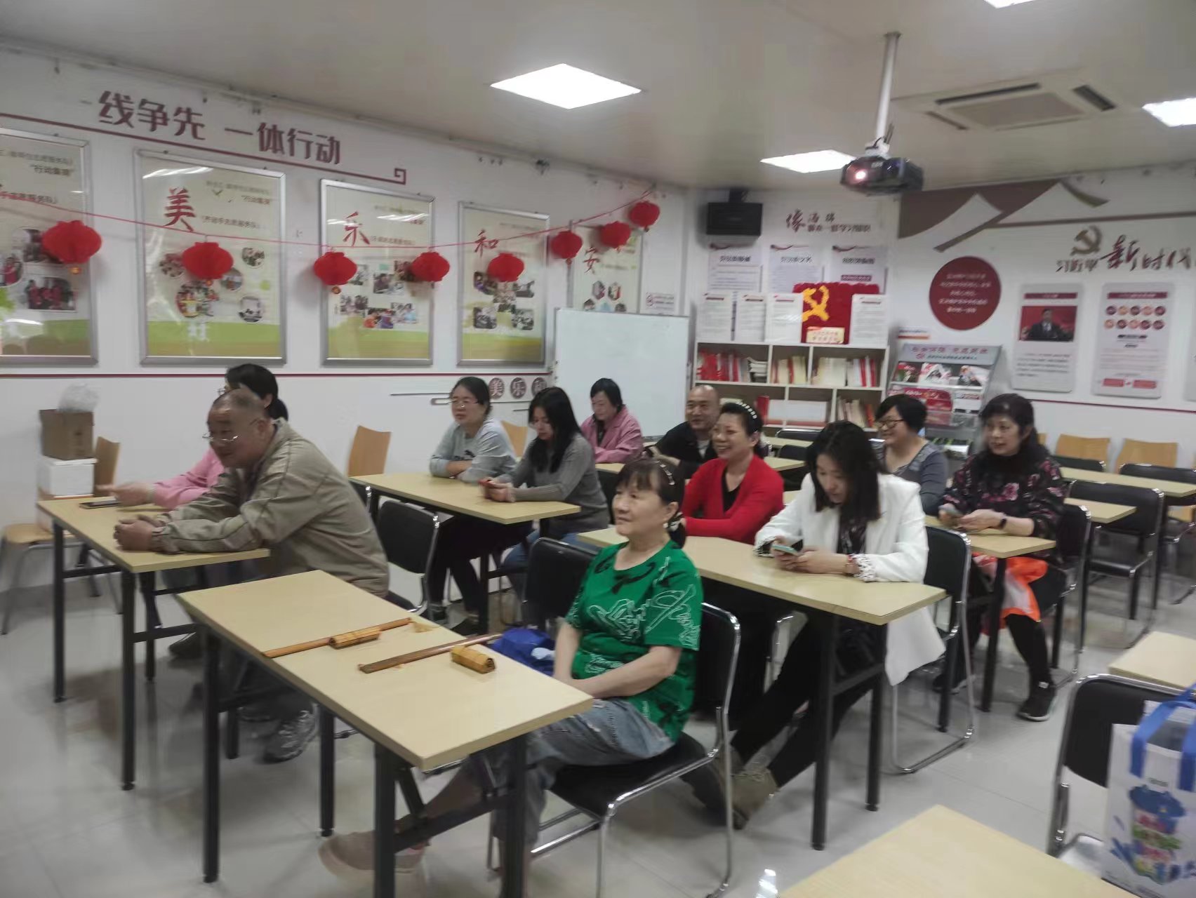 光华社区观看博爱送网络直播.jpg
