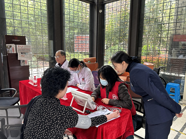 博爱健康进火车站社区.png