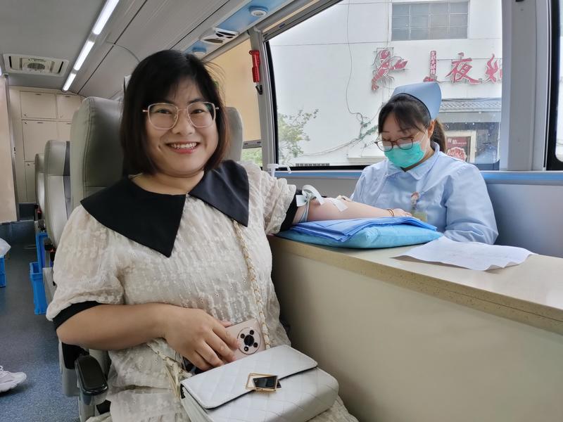 南环第三社区商圈无偿献血热情高.jpg