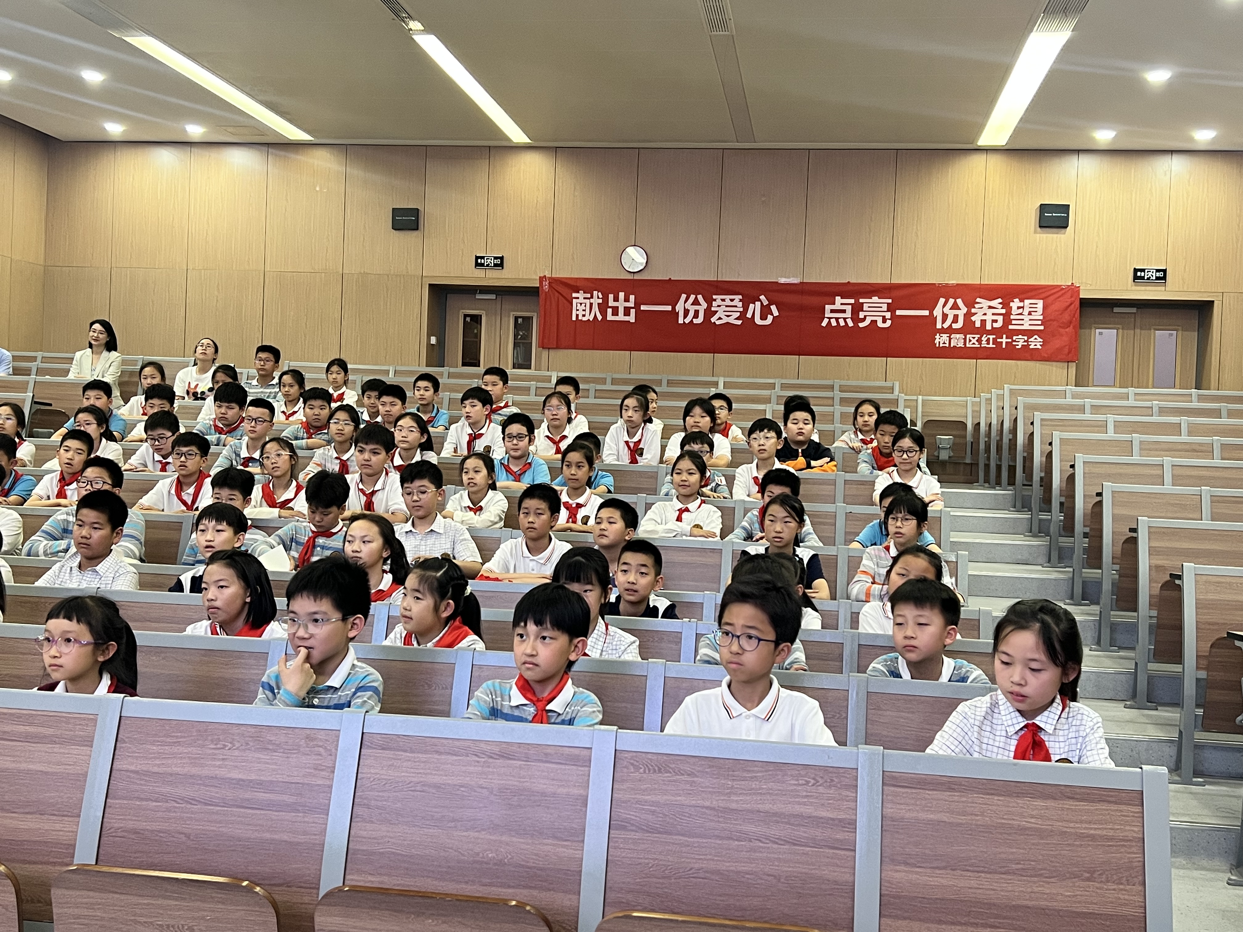 5.19学急救 捐书籍 有爱的孩子真美丽03.jpg