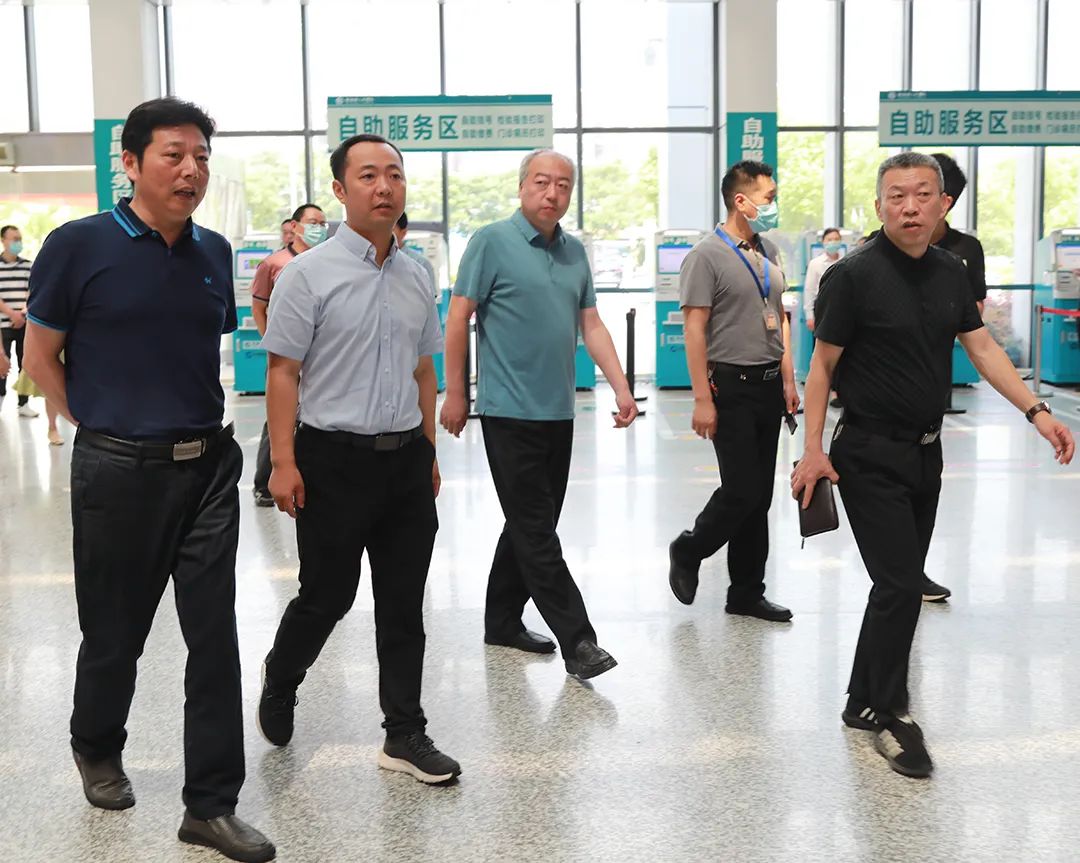 县领导现场督查盱眙县红十字医院县人民医院安全生产工作.jpg