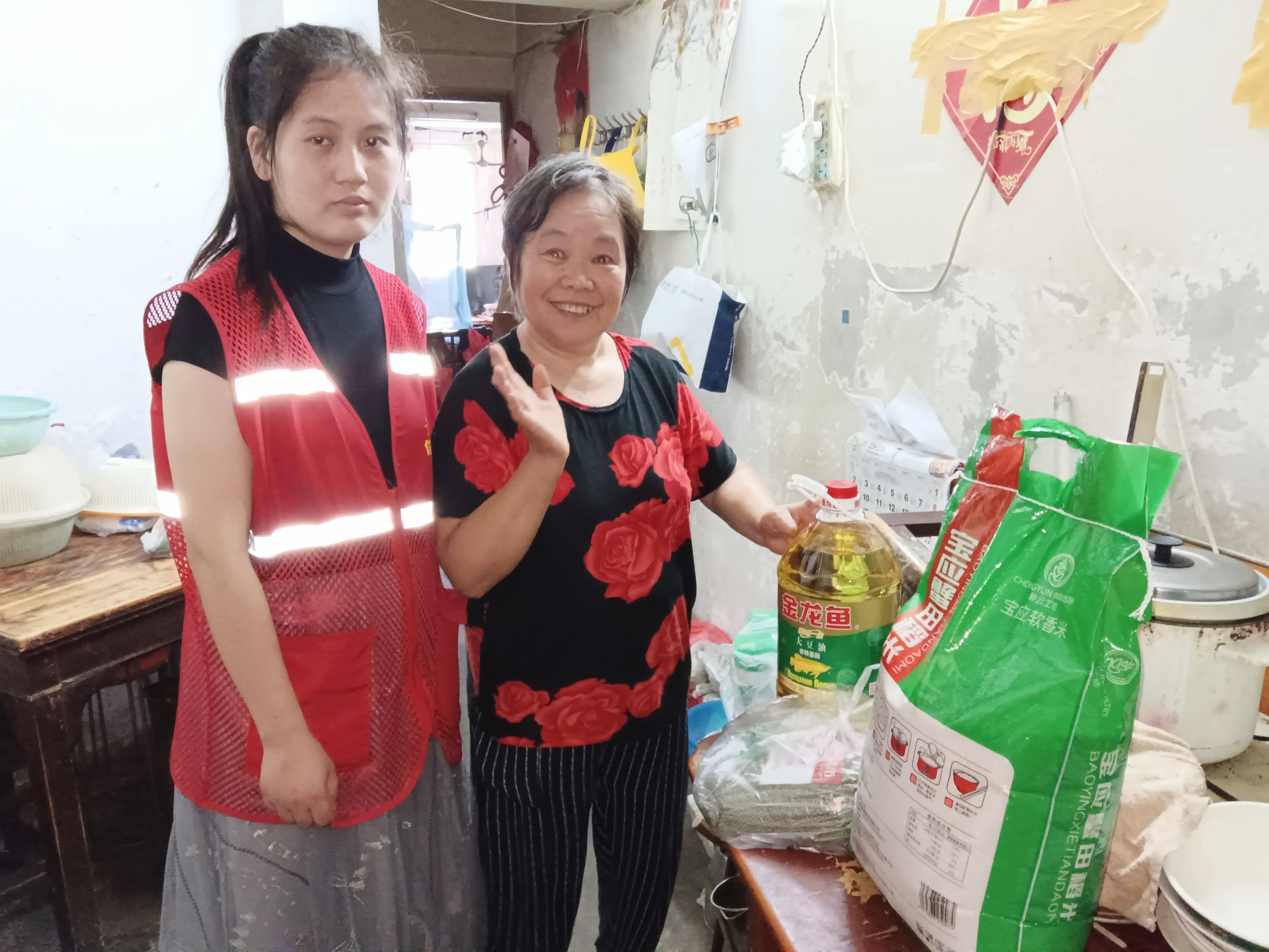 新街口清凉慰问2.jpg