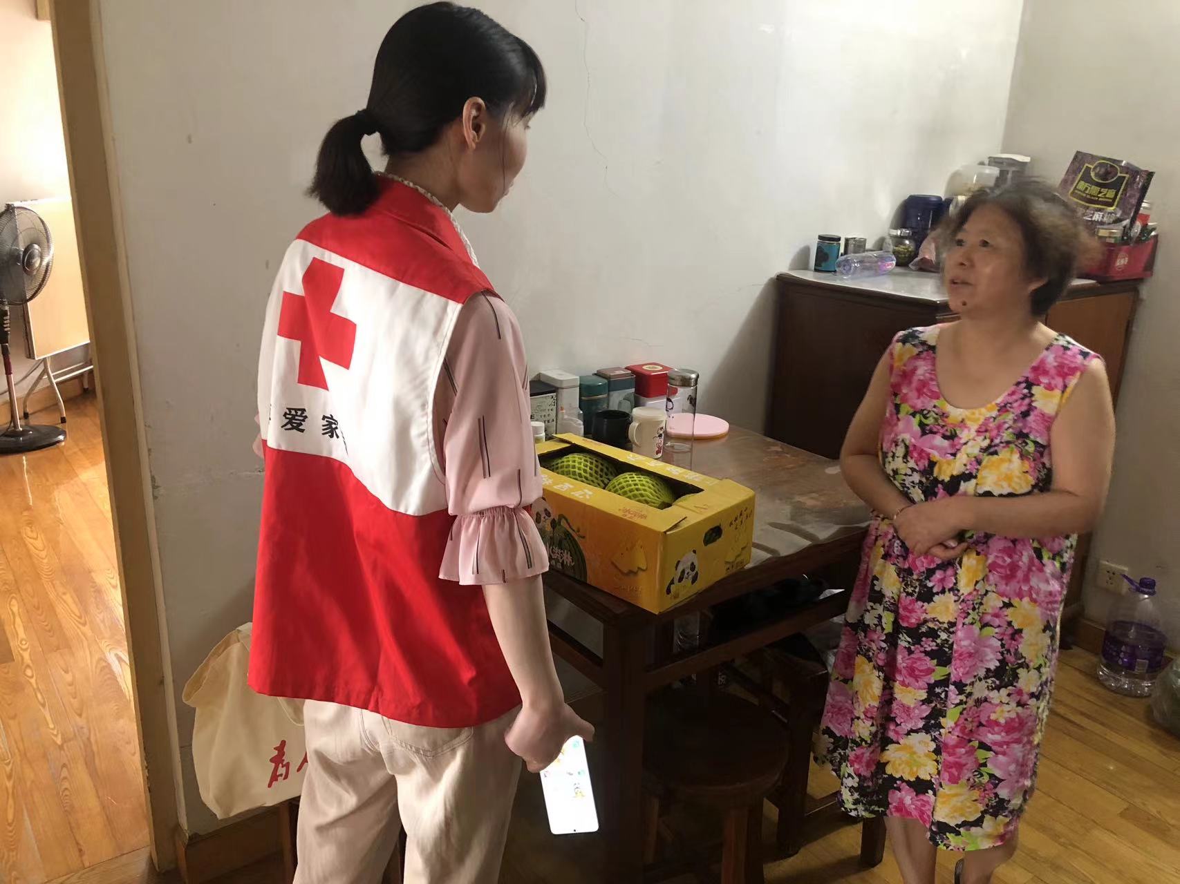 新街口清凉慰问1.jpg