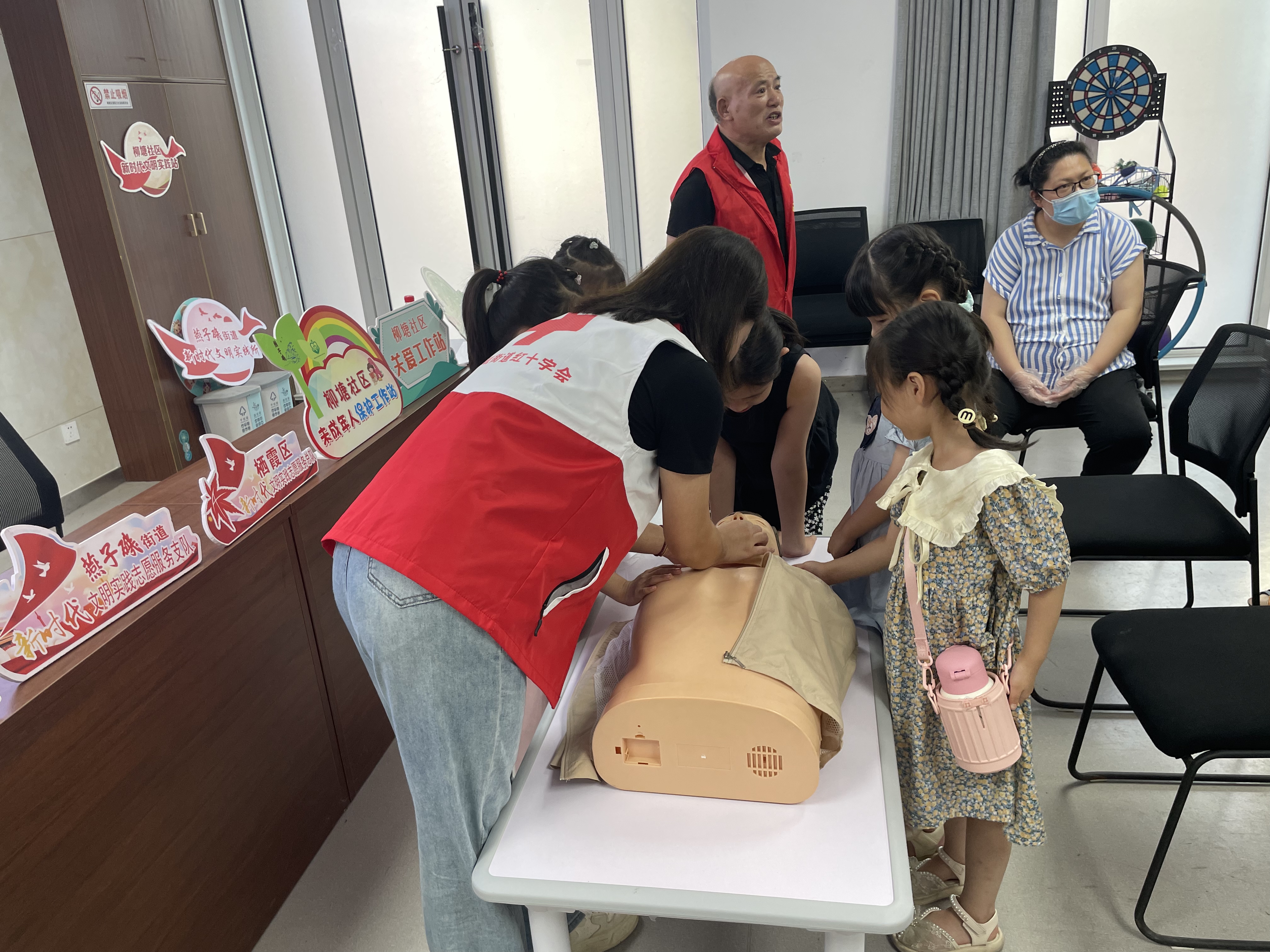 柳塘社区：加强暑期安全教育 守护未成年人成长2.jpg