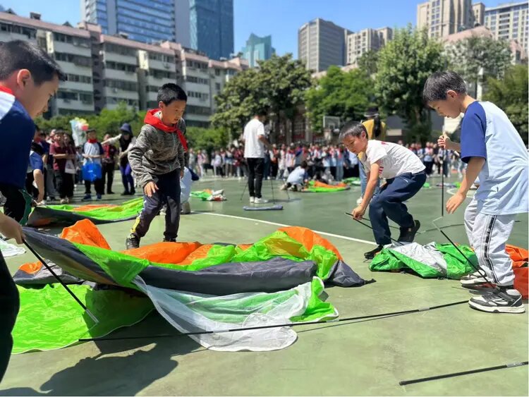 搭帐篷.jpg